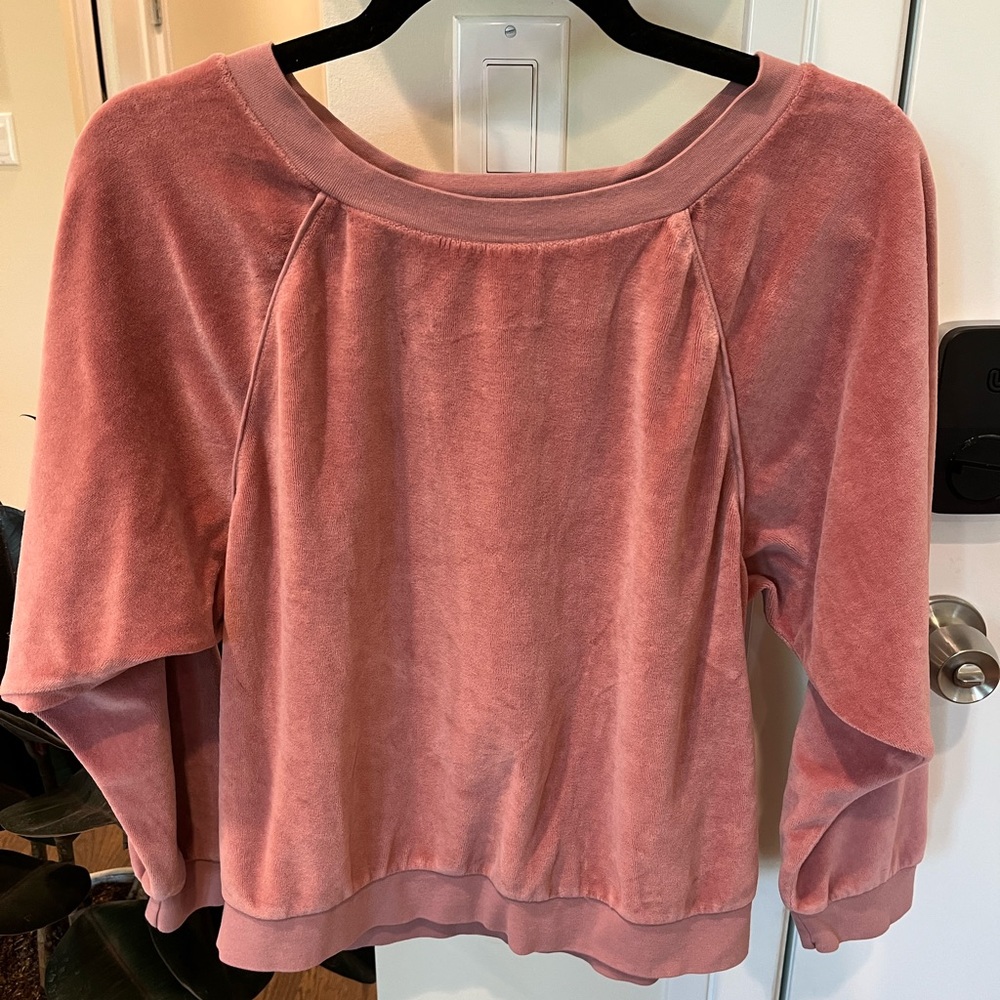 Suzi Kondi velour raglan top in Fall Desert Rose, size S